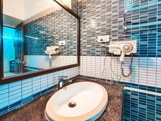 Bathroom 4, Heavens 4BHK Premium Pool Villa, Uthandi Beach, ECR Chennai, Kancheepuram