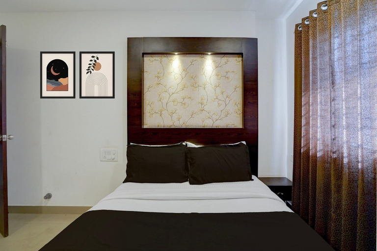 Room 4, Townhouse Hospital Road, Bangalore