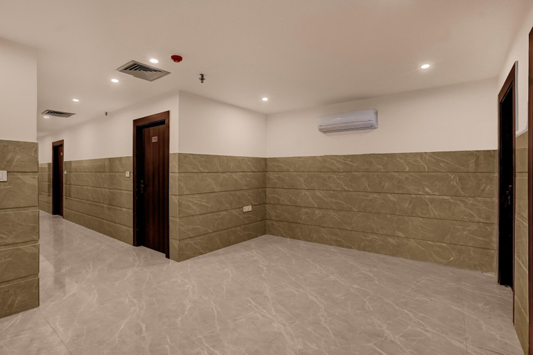 Interior 5, Super Townhouse Subharti University, Meerut
