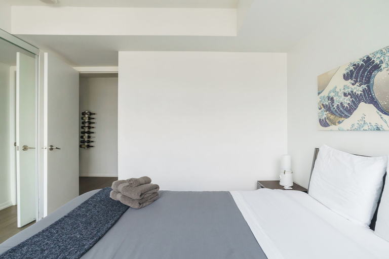 Room 4, Luxury Suites Downtown with Parking, Toronto
