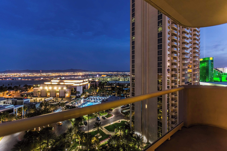 Interior 4, Stunning MGM Balcony 12821, Clark