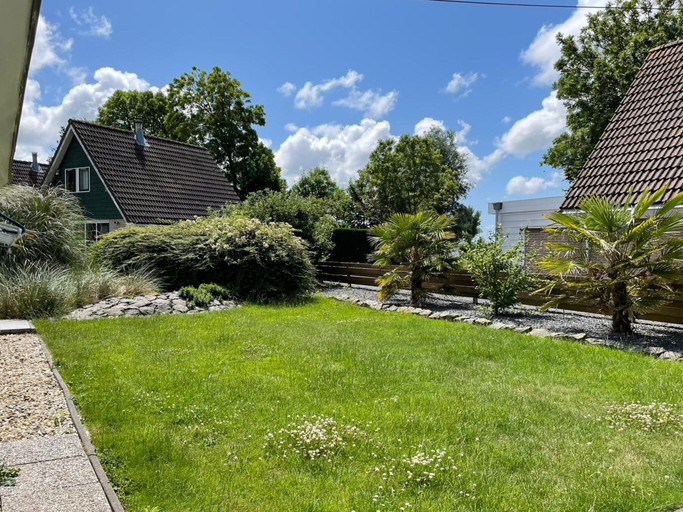 Garden 4, 6-guest Cozy Home in Sint Maarten, Harenkarspel