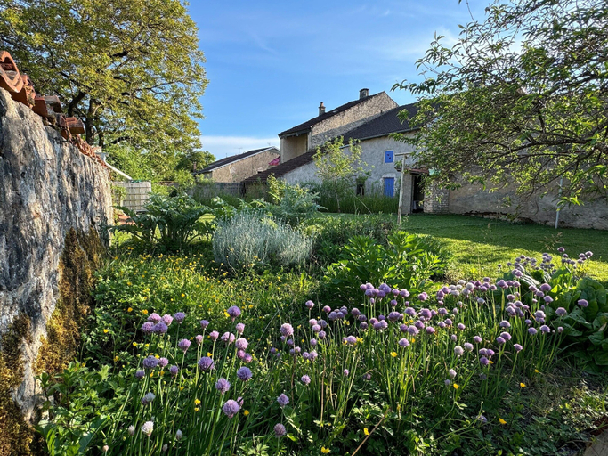Garden 2, Charming and Comfortable Holiday Home in Melay, Haute-Marne