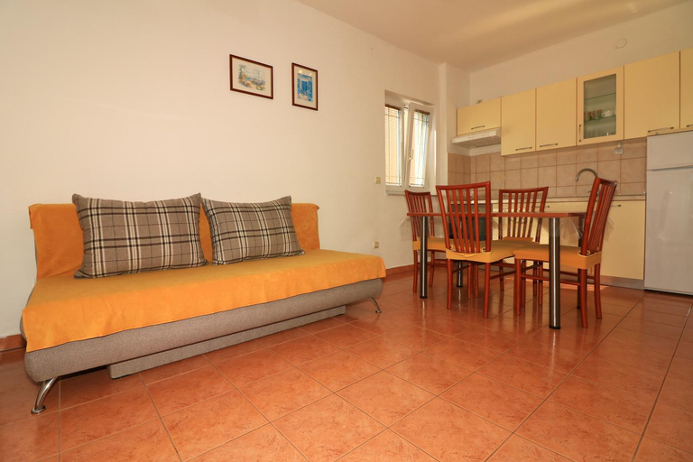 Others 5, Apartments Slađana, Tisno