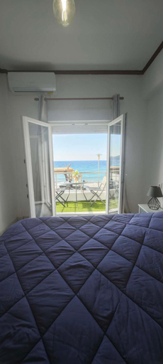 Bedroom 2, Vicky's Apartment (5m from sea), North Aegean