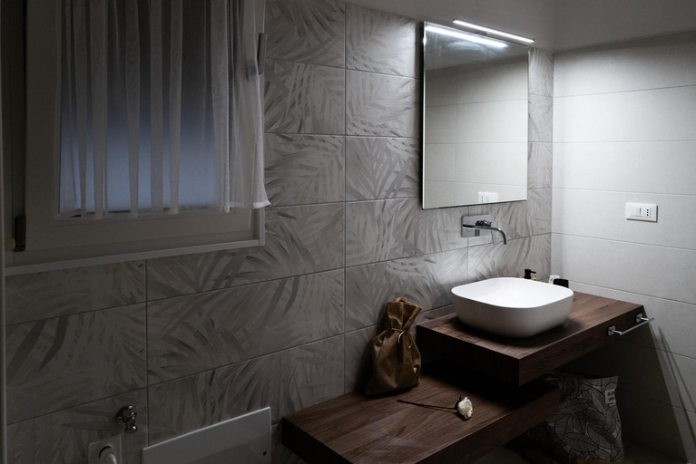 Bathroom 3, Casa Pemogi, Bari