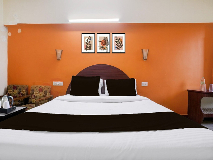 Room 2, Classic With Twin Bedchalukya Residency & Hotel, Dharwad