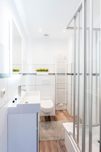 Bathroom 2, Hafencity Apartments, Nordfriesland