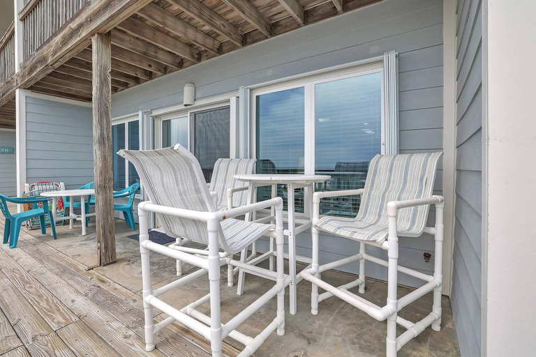 Outdoor dining 4, Sands of Laguna B-1, Bay