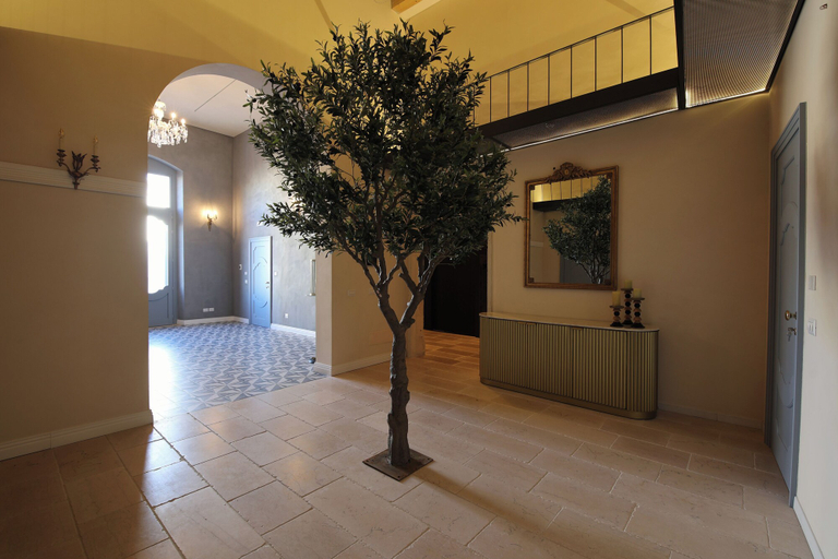 Interior 5, The Duchess of Puglia, Bari