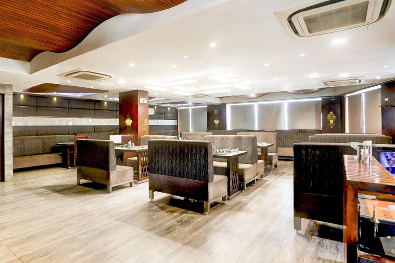 Dining 5, Super Townhouse Prahladnagar, Ahmadabad
