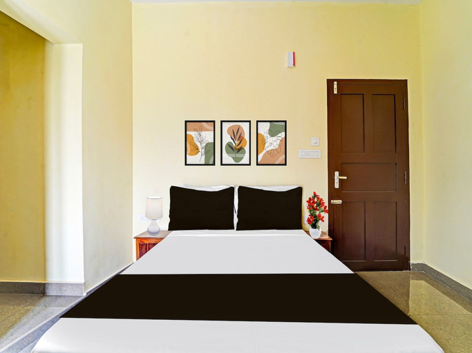 Room 5, Deluxe Omalloor Temple MTS Lodge, Pathanamthitta