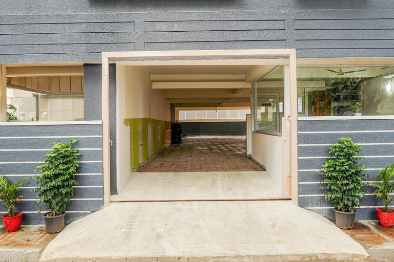 Reception 4, Deluxe Hebbal Townhouse, Bangalore