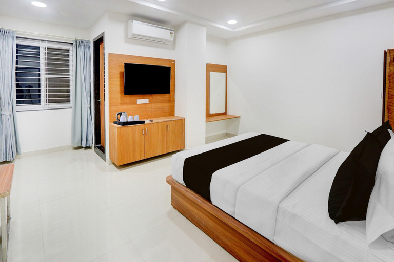 Room 4, Super Townhouse Oak Garden, Warangal