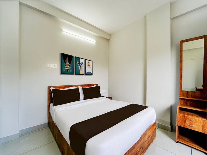 Room 4, Deluxe Super Townhouse Oak Cochin, Ernakulam