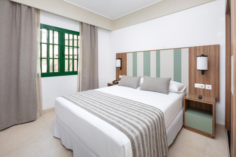 Bedroom 3, Hotel Riu Paraiso Lanzarote - All Inclusive, Las Palmas