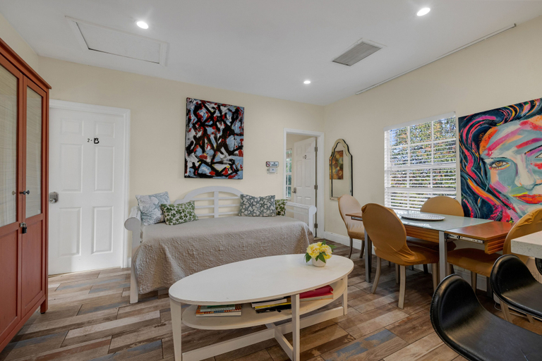 Primary image, Central Oasis Free Parking, Miami-Dade