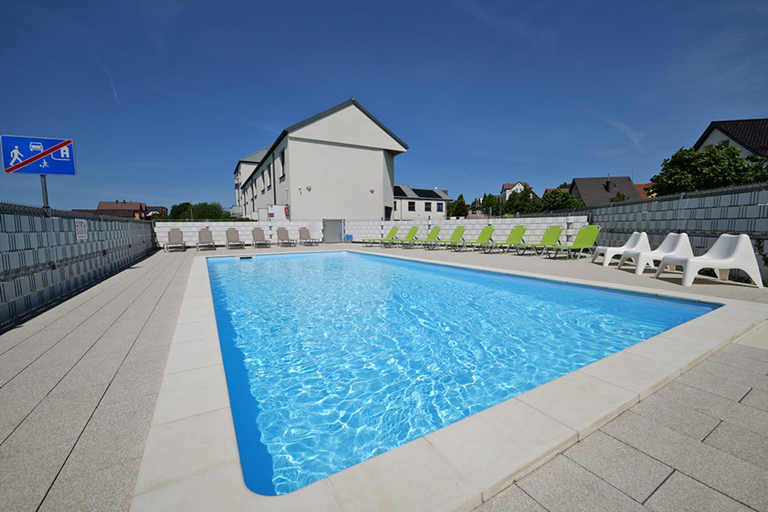 Pool 4, Comfortable Holiday Homes With a Summer Pool, Sławno