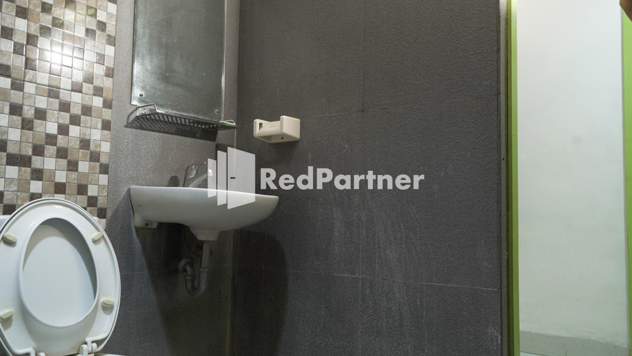 Bathroom 4, Wisma Sederhana Budget Hotel, Medan