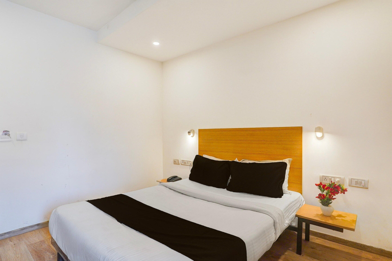 Room 3, Deluxe Townhouse Sarjapur, Bangalore