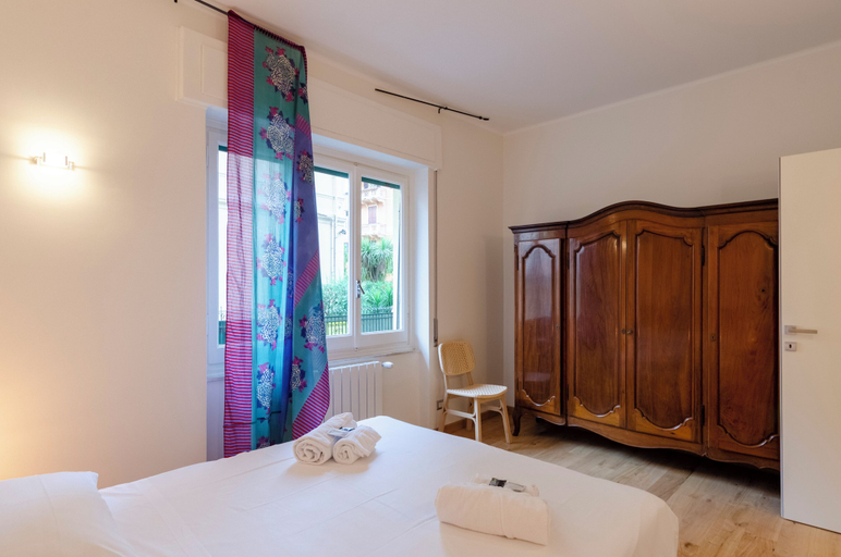 Room 5, 2 Flats Combined Spacious Family Retreat, Genova