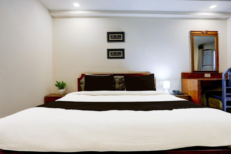 Room 4, Premium Hotel Shelter, Gwalior