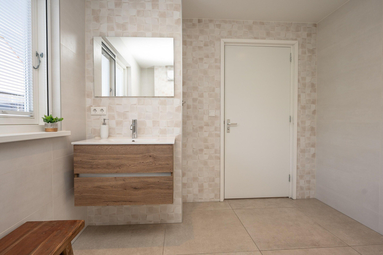 Bathroom 1, Luxury, Peace and Space for the Whole Family, Texel