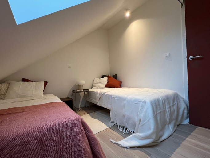 Room 2, Stylish Apartment in Bree Centre, Limburg