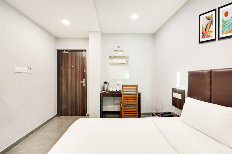 Room 4, Deluxe Country Club, Surat