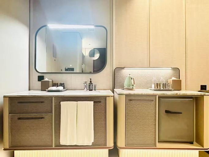 Bathroom 4, IntercityHotel Shanghai Hongqiao Airport, Shanghai