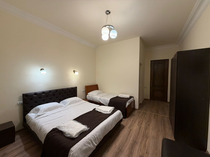 Room 3, Nana Grand Hotel, Yerevan
