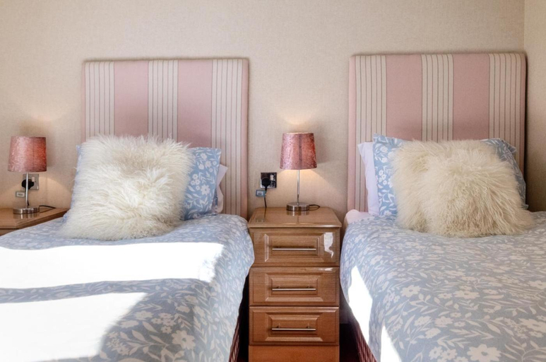 Bedroom 2, 2 Bed in Stepaside oc-pw9184, Pembrokeshire