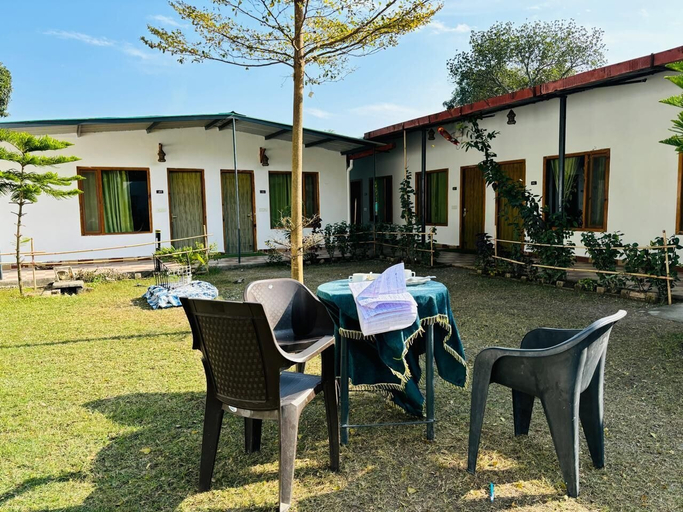 Outdoor dining, The Evergreen Hotel, Nainital