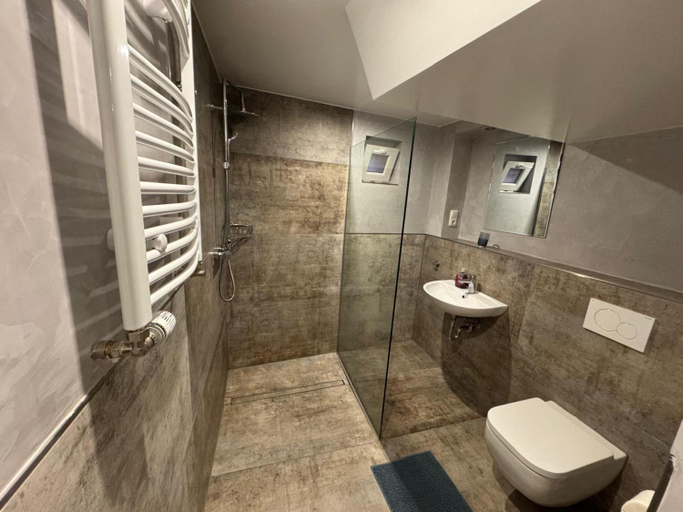 Bathroom, Gaststatte und Hotel zur Krone, Gießen