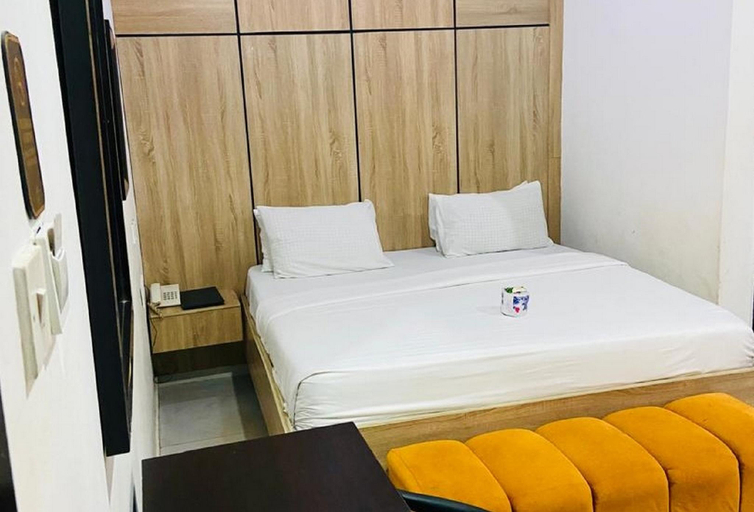 2, Exquisite Homes 2 Hotel & Lounge, Ikpoba-Okha