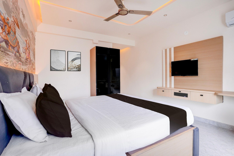 Room 4, Premium Hotel Aditya Inn, Dharwad