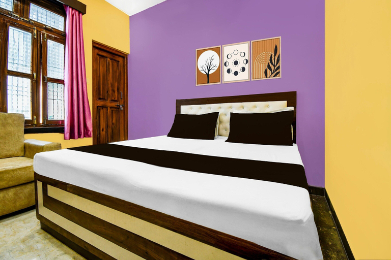 Room 5, Deluxe Hotel O Amhat Sultanpur City, Sultanpur