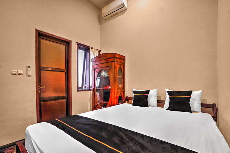 Room 3, OYO 95211 Duta Hotel Banyuwangi, Banyuwangi