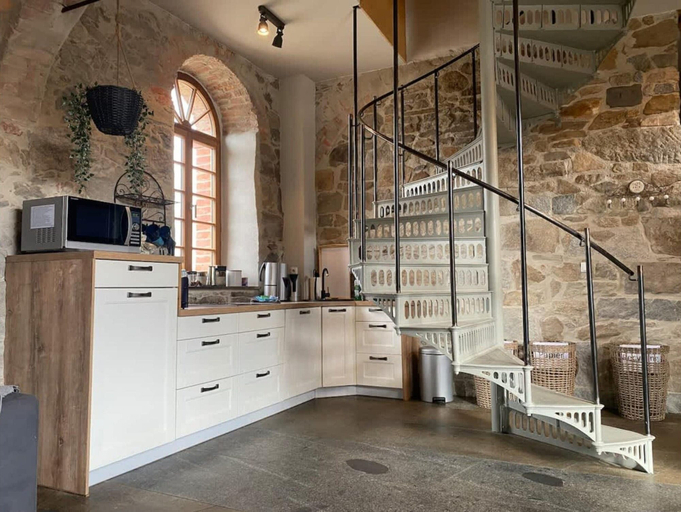 Private kitchen 4, A Two-storey Home With Terrace and Fireplace - Last Minute, Bautzen