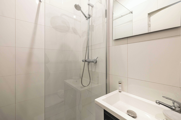 Bathroom, Sublime Studio Renovated - Cannes Center, Alpes-Maritimes