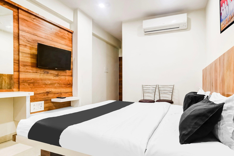 Room 3, Deluxe Virat Hotel And Restaurant, Indore