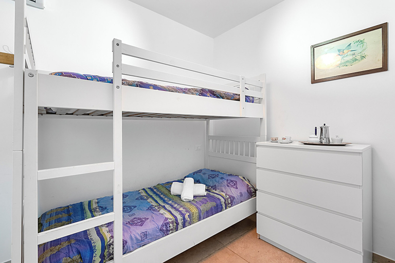Room 4, Paolo & Elisa - Sea Front Apartments, Savona