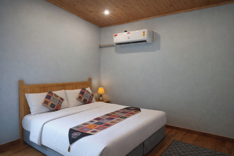 Room 3, The Evergreen Hotel, Nainital
