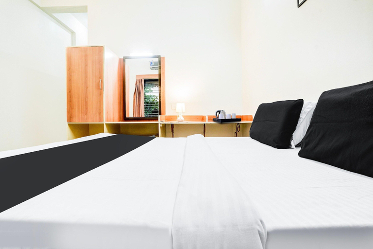 Room 3, Deluxe Hotel Shanti Inn, Nashik