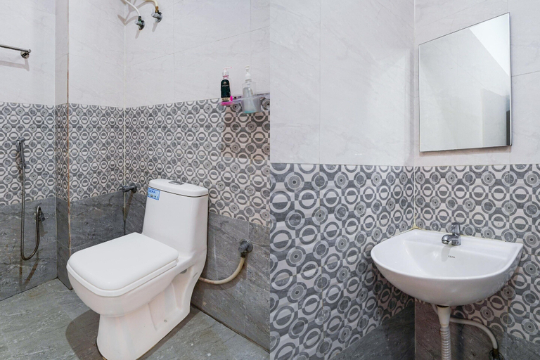 Bathroom, Classic With Balcony Pioneer Suites, Bangalore