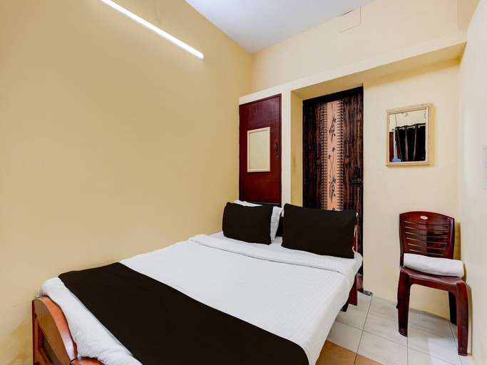 Room 2, Deluxenimalan Residency, Chennai