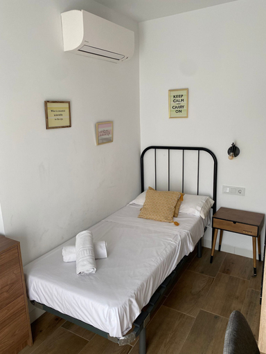 Room 2, IB Fortuny, Granada