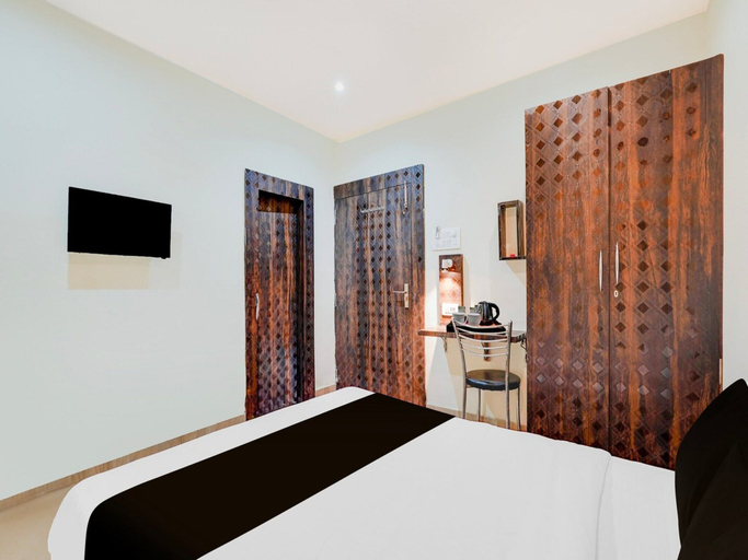Room 2, Deluxe OXY Royal Residency, Ranchi
