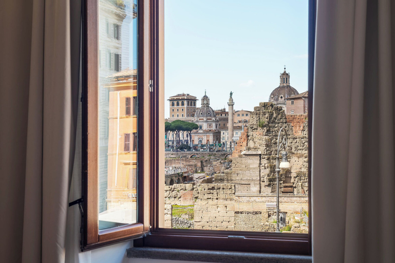 View from room 4, Stylish 2-Bedroom Stays near Colosseum, Roma