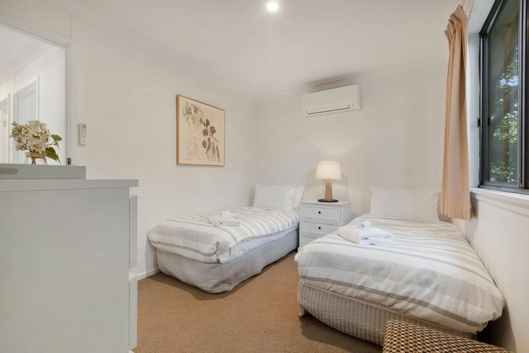 Bedroom 2, Toorak Place, Alpine - East